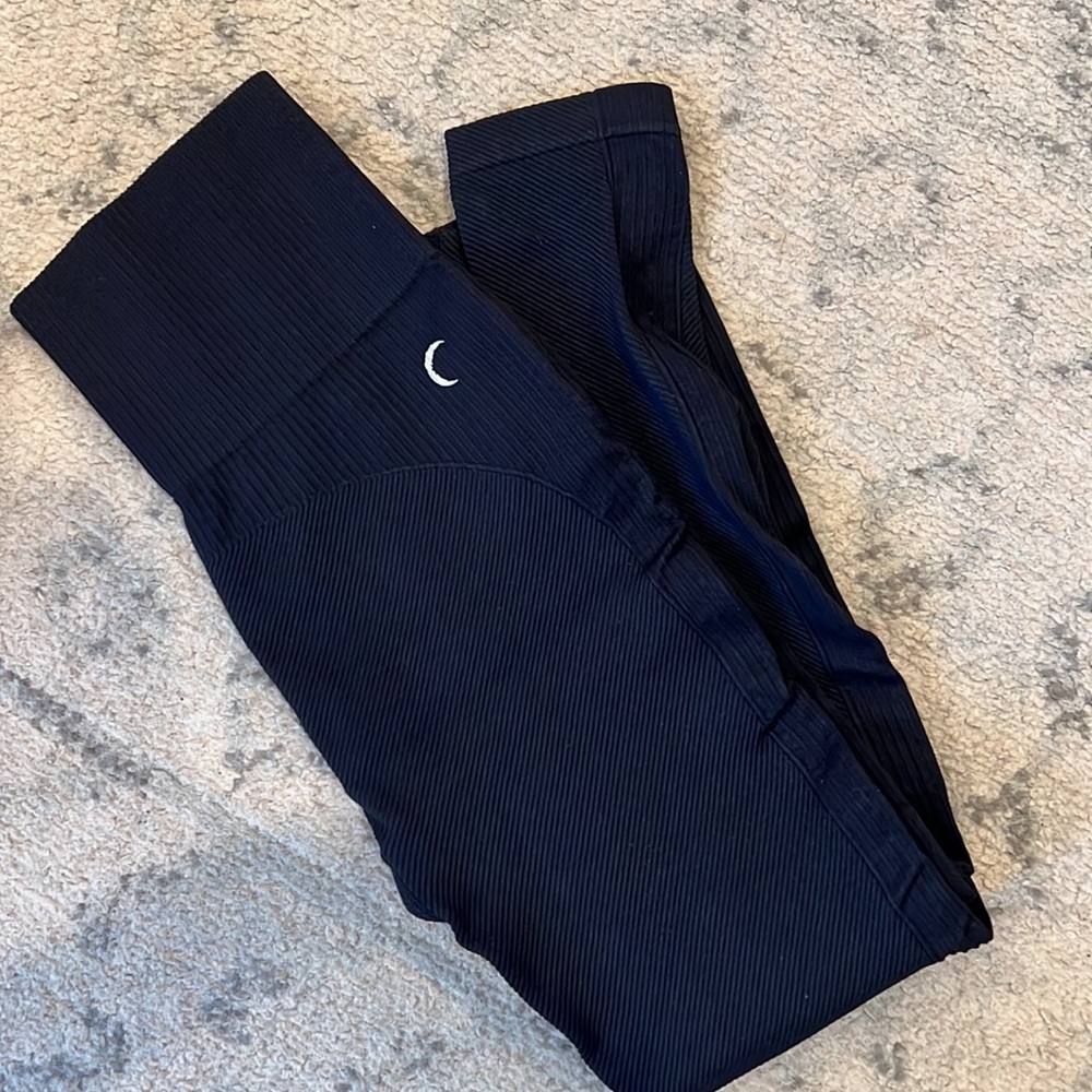 Zyia ribbed leggings